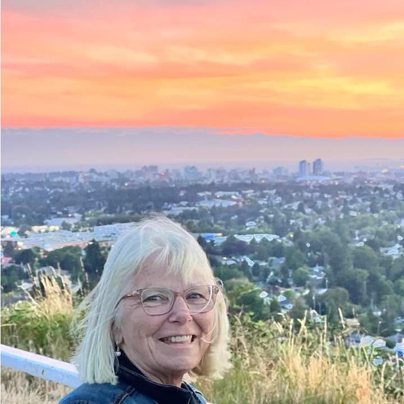 Meet your Posher, Janice - Picture 1 of 1